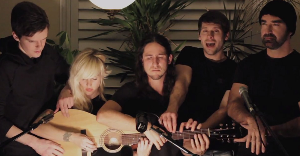 5-people-1-guitar