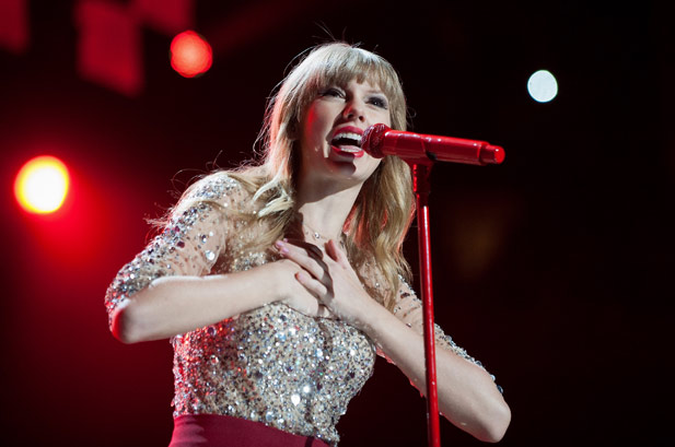 2653799-taylor-swift-3-jingle-ball-617-409