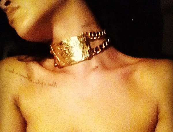 rihanna choker