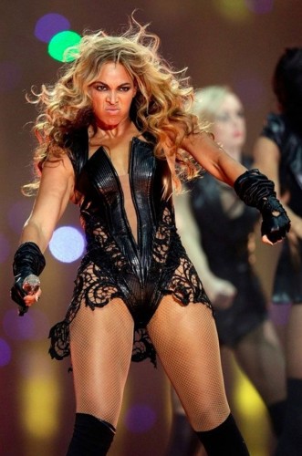 beyonce super bowl 6-B56