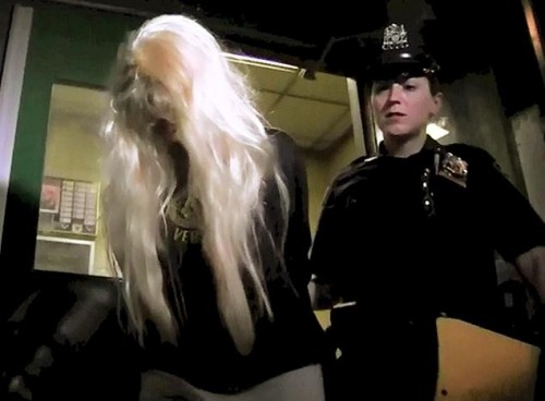 Video: Amanda Bynes arrested after throwing a bong out the window
