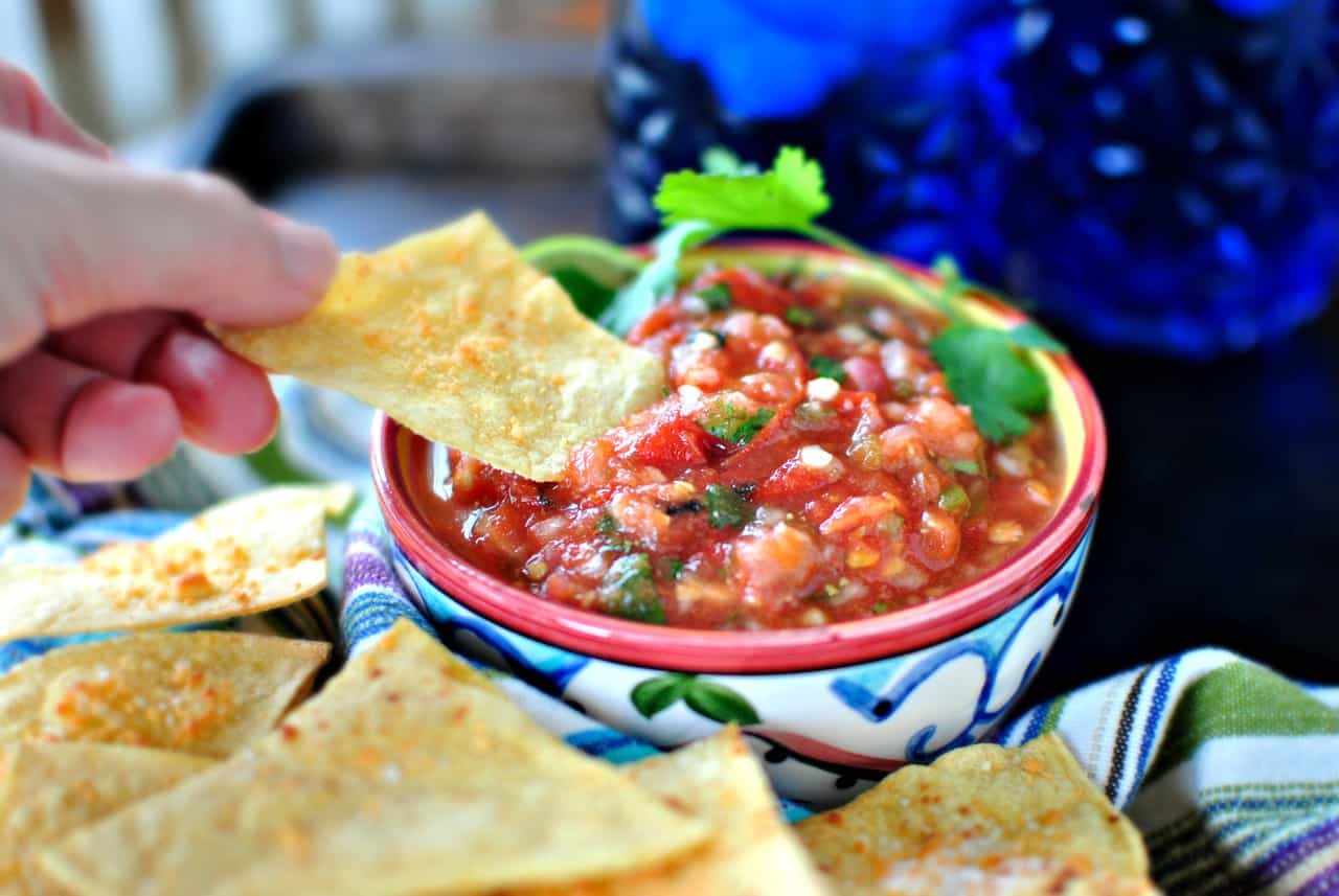 Roasted-Tomato-Salsa-+-Baked-Tortilla-Chips-www.SimplyScratch.com-dip